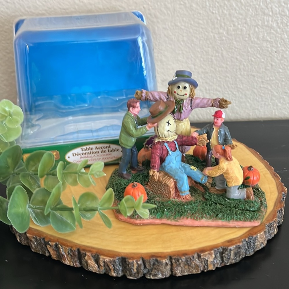 EUC Lemax Village Collection “Building A Scarecrow “ Table Accent